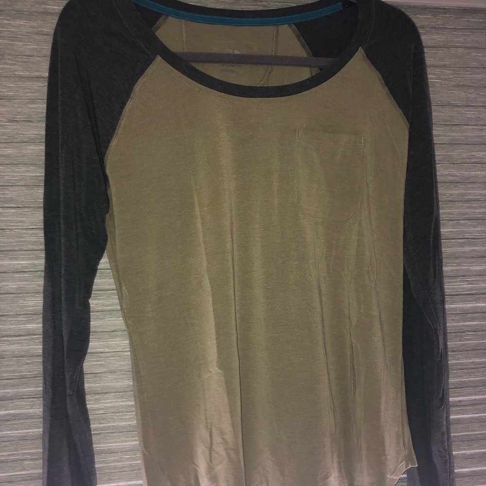 North Face top
